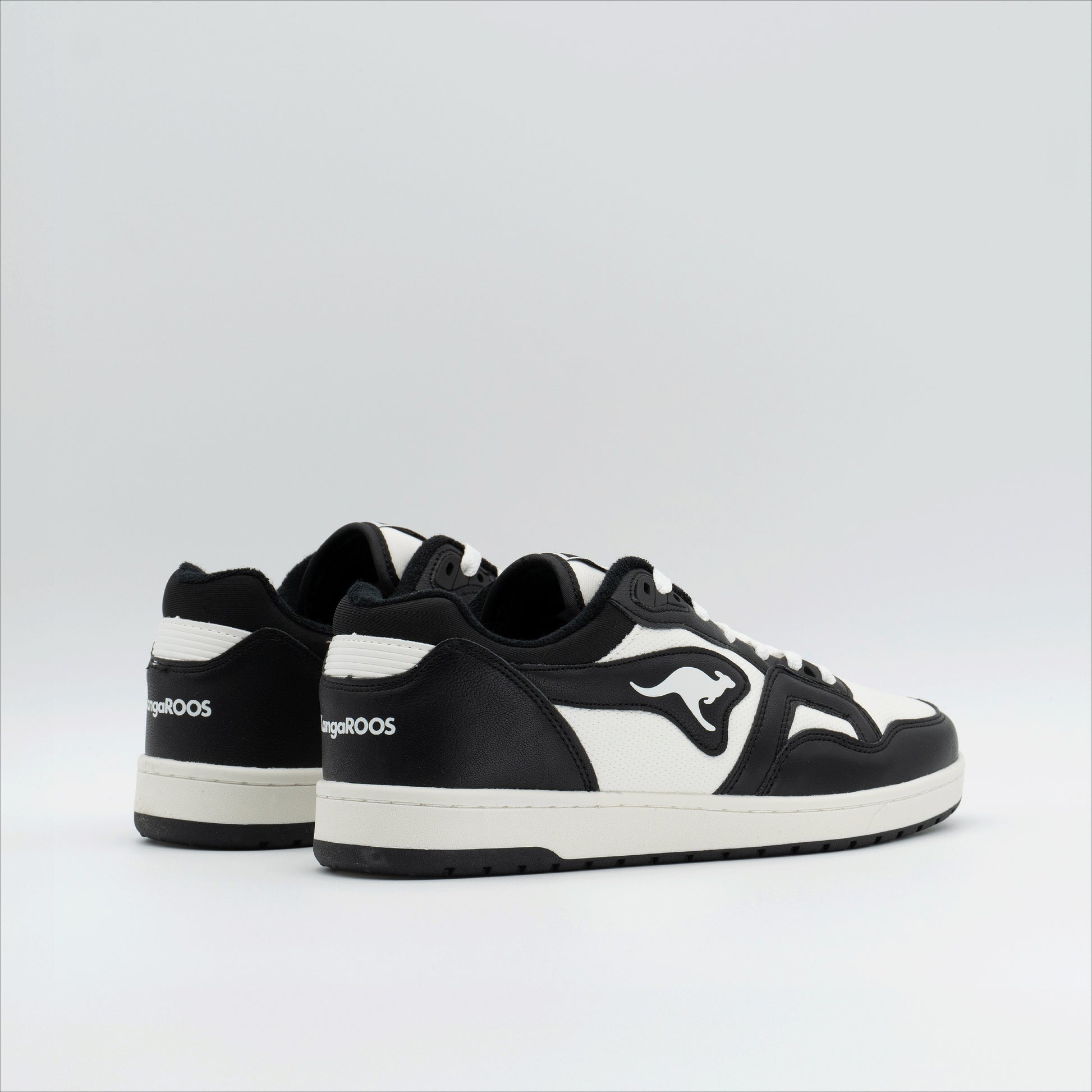 #color_jet-black-white